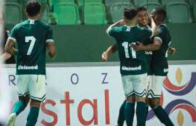 Goiás embala como líder do Goianão e deixa rivais para trás