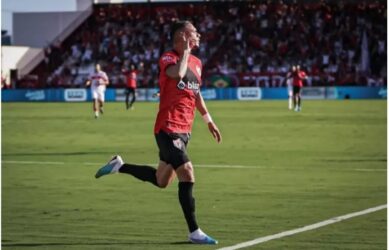 Atlético-GO vence CRB em casa