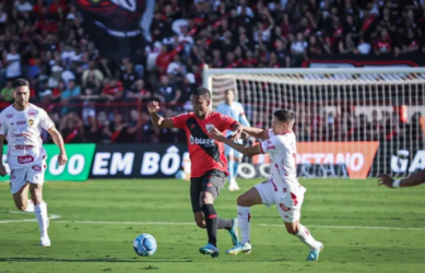 Atlético-GO e Vila Nova empatam, com gols marcados no fim da partida