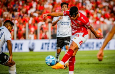 Vila Nova marca no último lance e arranca empate contra o lanterna ABC