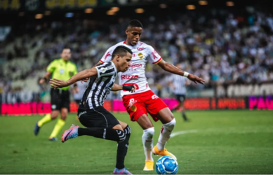 Vila Nova perde para o ceara com gol aos 45