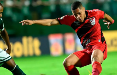 Goiás empata com o Atlético-PR na Serrinha