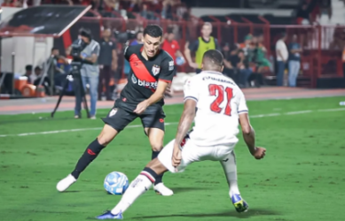 Atlético-GO empata com o Vitória e perde a chance de se aproximar do G-4