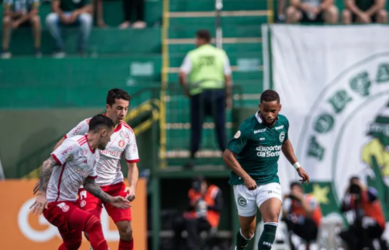 Goiás empata com o internacional na Serrinha