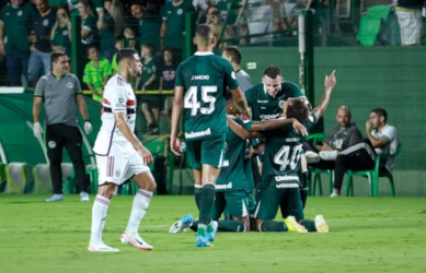 Goiás vence, aumenta jejum do São Paulo, mas não consegue deixar Z-4