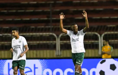 De virada, Fluminense vence Goiás em jogo com oito gols