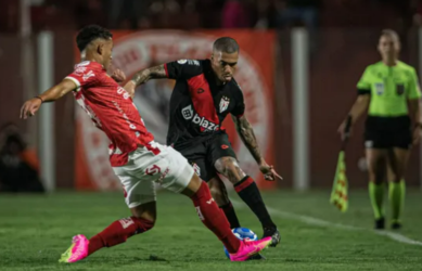Vila Nova vence o Atlético-GO de virada, no clássico
