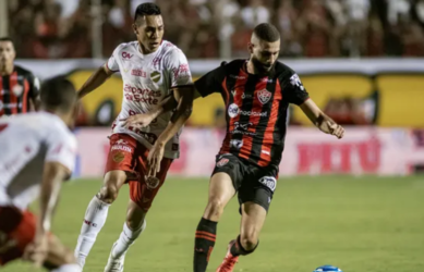 Vila Nova sai na frente mas sofre empate do Vitória no Barradão