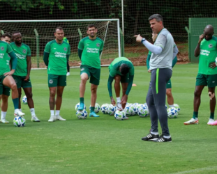 Goiás enfrenta o Cruzeiro segunda-feira na Serrinha