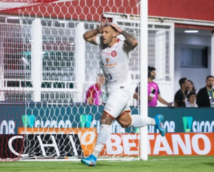 Vila Nova contrata atacante Fernandão, ex-Goiás e Bahia