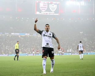 Diretor do Atlético-MG comenta possível saída de Paulinho, artilheiro do Brasileirão