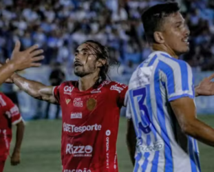 Com gol de Apodi no fim, Vila Nova vence o Crac e se reabilita