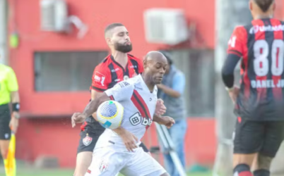 Atlético-GO aproveita homem a mais e bate o Vitória, que fica para trás no Z-4