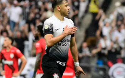 Atlético-GO joga mal e perde para o Corinthians