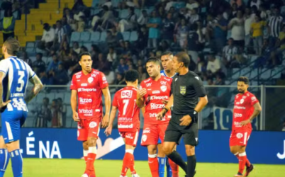 Avaí bate o Vila Nova e volta a vencer na Série B após seis rodadas