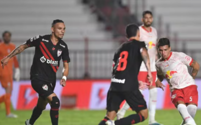 Atlético-GO e Bragantino empatam e se complicam ainda mais na briga contra o rebaixamento