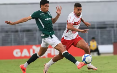 Goiás marca nos acréscimos, vence o CRB e mantém sonho do acesso