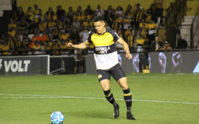 Vila Nova acerta contratação do zagueiro Walisson Maia, do Criciúma