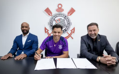 Corinthians anuncia a renovação de contrato do atacante Romero