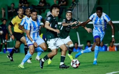 Goiás elimina o Crac nos pênaltis e vai à semifinal do Goianão