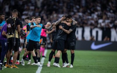 CORINTHIANS RECEBE O BARCELONA EM BUSCA DE MILAGRE PARA SE CLASSIFICAR NA LIBERTADORES