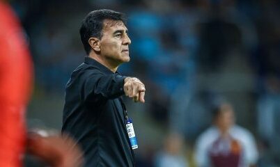 Quinteros critica Grêmio e futebol brasileiro após demissão