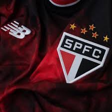 São Paulo vai ao mercado em busca de novo patrocinador após saída de parceiro