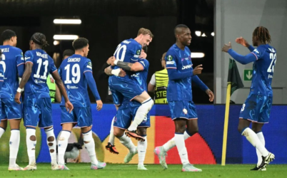 De virada, Chelsea vence o Real Betis e conquista a Conference League pela primeira vez