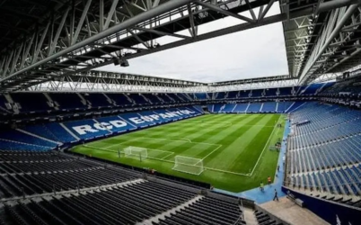 Vítima de incidente antes de Espanyol x Barcelona é internada em UTI