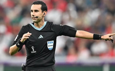 Árbitro expulsa jogador com imagem de santa no Mundial de Clubes; entenda