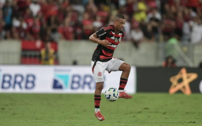 Flamengo se pronuncia sobre polêmica entre Runco e De La Cruz