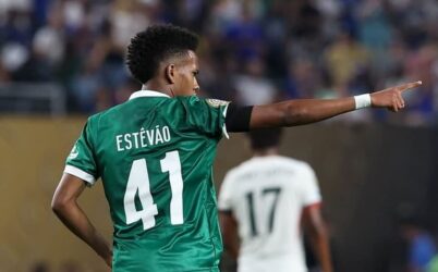 Emocionado, Estêvão agradece Palmeiras, mas lamenta: ‘Triste me despedir desse jeito’