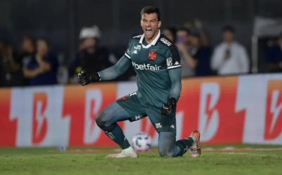 Vasco encaminha renovação do goleiro Léo Jardim