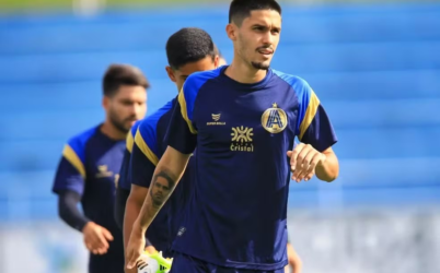 Enzo, filho de Fernandão, acerta com o Vila Nova e reacende rivalidade com o Goiás