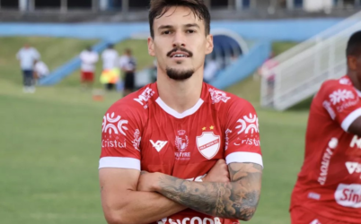 Revelado pelo Goiás e com passagem marcante pelo Vila Nova, Arthur Rezende acerta com clube da Série B