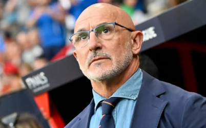 Técnico da Espanha manda recado para técnico do Barcelona: ‘Não me importo’