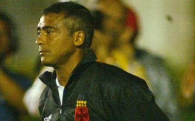 Ex-Vasco revela quem teria provocado saída de Romário do comando técnico do clube em 2008