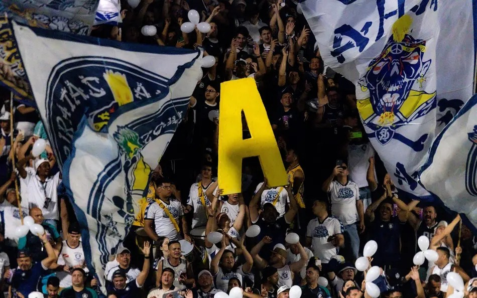 Torcida do Remo comemora acesso à Série A