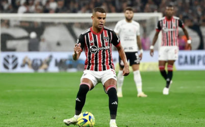 Corinthians não tem previsão para pagar valor, e negociação por Alisson se arrasta