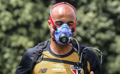 Entenda o que é a máscara usada pelos jogadores do São Paulo durante pré-temporada