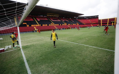 Sport anuncia a contratação do goleiro Halls, ex-Vasco