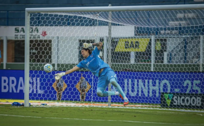 Bombardeio: Cássio tem jogo com mais defesas pelo Cruzeiro desde 2024