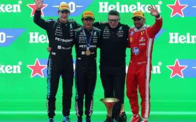 Chefe da F1 se emociona ao incluir Lewis Hamilton em comemoração da Mercedes