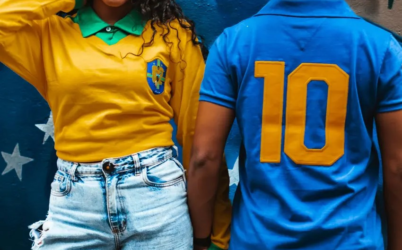 Athleta lança camisas inspiradas em momentos históricos de Pelé pela Seleção Brasileira