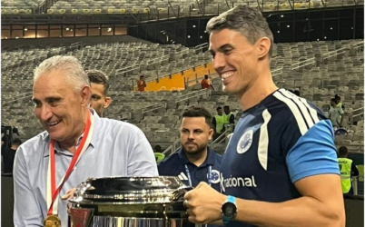 Com título pelo Cruzeiro, Tite iguala marca histórica de Telê Santana