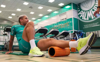 Vitor Roque desfalca o Palmeiras na Libertadores, mas tem prazo definido para retorno