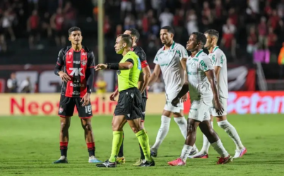 CBF divulga análise do VAR de expulsões em Vitoria x Palmeiras