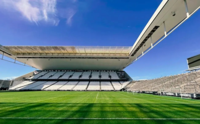 Corinthians tenta renegociar dívida com a Caixa e evitar bloqueio de receitas