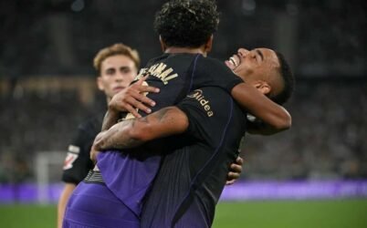 Flick exalta atuação de ex-Palmeiras e Yamal em goleada do Barcelona