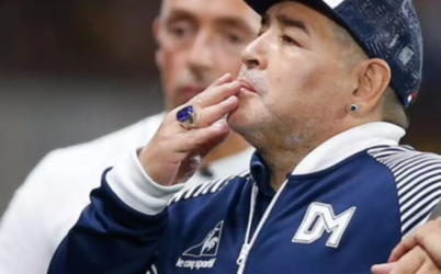 Morte de Maradona: promotoria pede até 12 anos de prisão para equipe médica